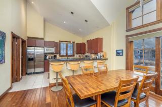 Scenic Mountain View Condo - Walk to Lift 7 - 6