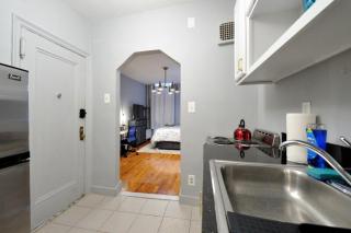 Spacious Upper East Side Studio - New York - 9
