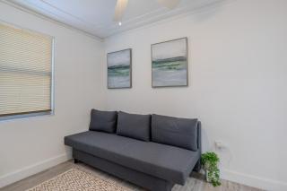Renovated and Cozy 2bed 2Bath close to the Beach - Hollywood - 1