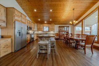 Flathead River Retreat Fit For 15 - 3