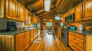 Larch Lodge - Secluded Cabin - Eureka - 6