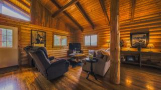 Larch Lodge - Secluded Cabin - Eureka - 3