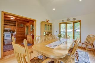 Peaceful Bedford Escape Deck and Stunning Views! - Bedford - 2