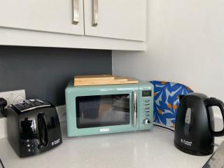 Seaside Escape, Central Portrush Apartment - Portrush - 2