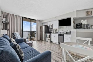 Cozy Oceanfront Condo Pool FREE Tickets M124 - Myrtle Beach - 1