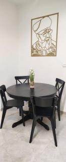 Amazing 4 BR in French Carmel - 4