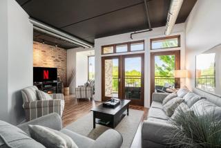 Fountain View Lux 2BR Loft Condo in The 3 of Grand Haven - Grand Haven - 9