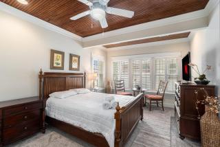 Lake Effect 3BR Home Steps to Everything 27 - 4