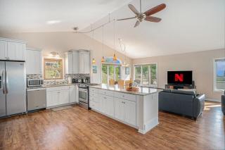 My Blue Haven Lake View 4BDR Cottage in Grand Haven - 9