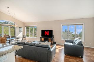 My Blue Haven Lake View 4BDR Cottage in Grand Haven - 5