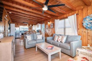 Look and Sea Beach Cottage - Oak Island - 2