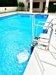 Gorgeous 2 bed Duquesa apartment, fireplace, 2 pools, 1 heated, easy parking and 2 large balconies 1 with stunning views - Castillo de Sabinillas - 3