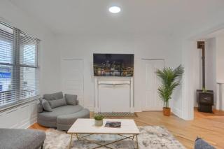 Modern &Spacious 4BD House in Pittsburgh with Parking - Pittsburgh - 2