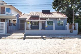Casa com 04 dormitórios - Saia da rotina e venha viver essa tranquilidade - Bombinhas - 8