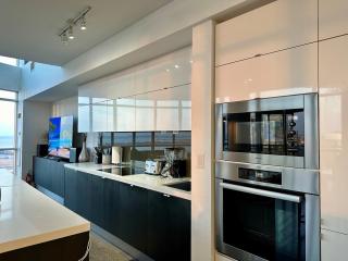 Two Storey Penthouse with 2 Parkings and Lake & City Views - 1