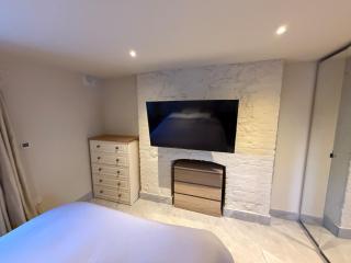 Dun Laoghaire Coastal Retreat & Hidden Getaway - Dublin - 3