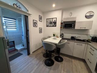 Biscarrosse-villa classée 3 étoiles, 4 personnes, 2 chambres, 2 SDB, entre lacs et océan, grande piscine privée ouverte en saison - Biscarrosse - 1