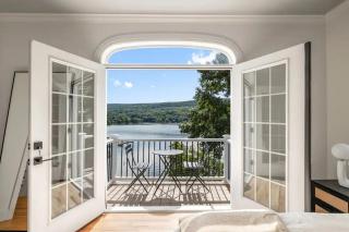 Entire Lakeview Villa, Hot Tub, Firepit, Stunning Cliff Views - 3