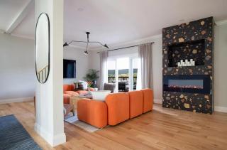 Entire Lakeview Villa, Hot Tub, Firepit, Stunning Cliff Views - 7