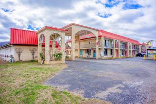 Ozark Junction mountain view by OYO - Mountain View - 9