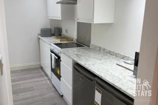 OnSiteStays - 4 bedroom house with 2 bathrooms - Welling - 5