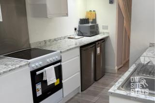 OnSiteStays - 4 bedroom house with 2 bathrooms - Welling - 4