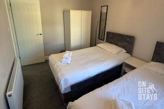 OnSiteStays - 4 bedroom house with 2 bathrooms - Welling - 6