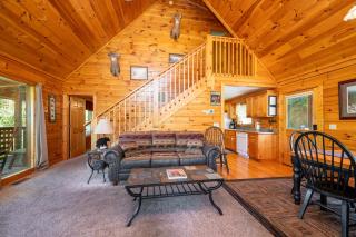 Hot Tub and Game Room Log Cabin 2 Mi to Ripleys! - Gatlinburg - 5