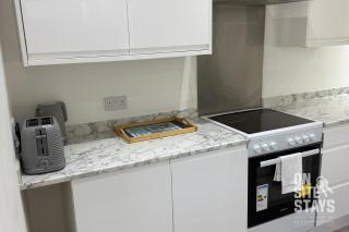 OnSiteStays - 4 bedroom house with 2 bathrooms - Welling - 3