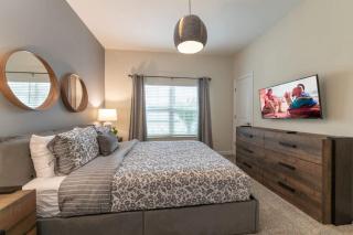 5025 Spacious 4BR Townhome w/ Private Pool – 10 min to Disney! - Kissimmee - 2
