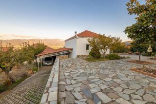 The courtyard house - Dhimínion - 7