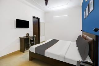 Collection O Agniv Residency Near Saket Metro - 1