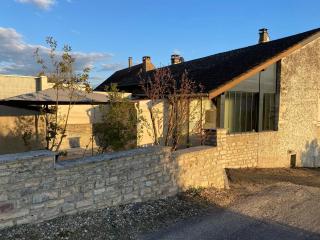 Petite maison en pierre au calme avec extérieur - 3