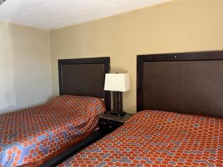 Carl's Motel - Rosamond - 3