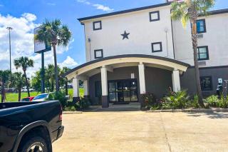 OYO Townhouse Beaumont Medical Center Area - Beaumont - 9