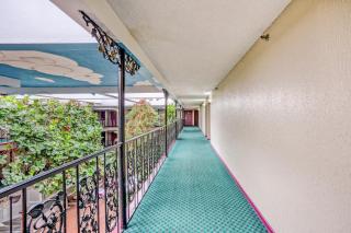 OYO Townhouse Tulsa Woodland Hills - Tulsa - 6