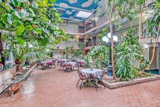 OYO Townhouse Tulsa Woodland Hills - Tulsa - 2