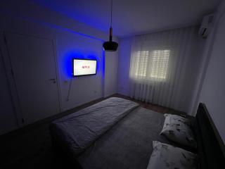 Center Prishtina Apartment - Pristina - 8