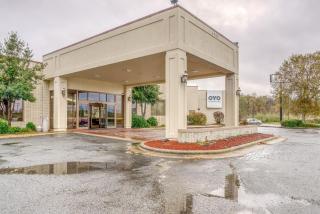 OYO Hotel Burlington South - Burlington - 1