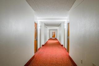 OYO Hotel Burlington South - Burlington - 4