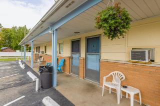 Parkside Motel by OYO Meadville Conneaut Lake - 2