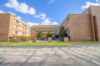 Tulsa Square Hotel Central, I-44 By OYO - Tulsa - 0