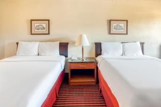 Rodeway Inn & Suites Jefferson - 1