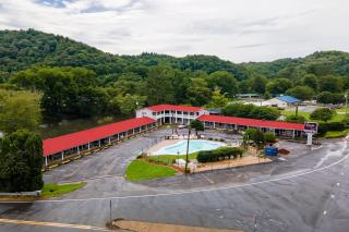 Lloyd's On The River Country Inn By Oyo - Bryson City - 8