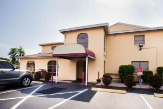 OYO Waterfront Hotel- Cape Coral Fort Myers, FL - 7