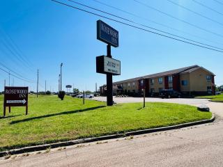 Rosewood Inn By OYO Union City I-69 - Union City - 1