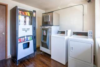 OYO Woodland Hotel and Suites - Woodland - 2