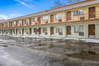 OYO Hotel Downtown Peoria I-74 - Peoria - 5
