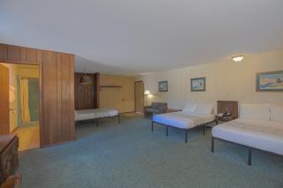 Love Hotels Tomahawk by OYO at Lake Mohawksin WI - Tomahawk - 1