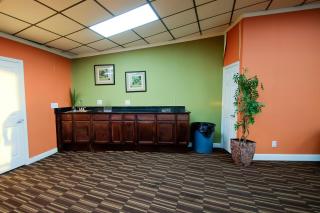 Cypress Inn & Suites Washington by OYO - Chocowinity - 4